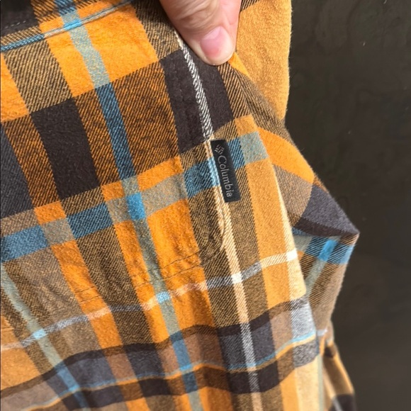 Columbia Yellow and Blue Casual Button Down Shirt - Picture 3 of 7